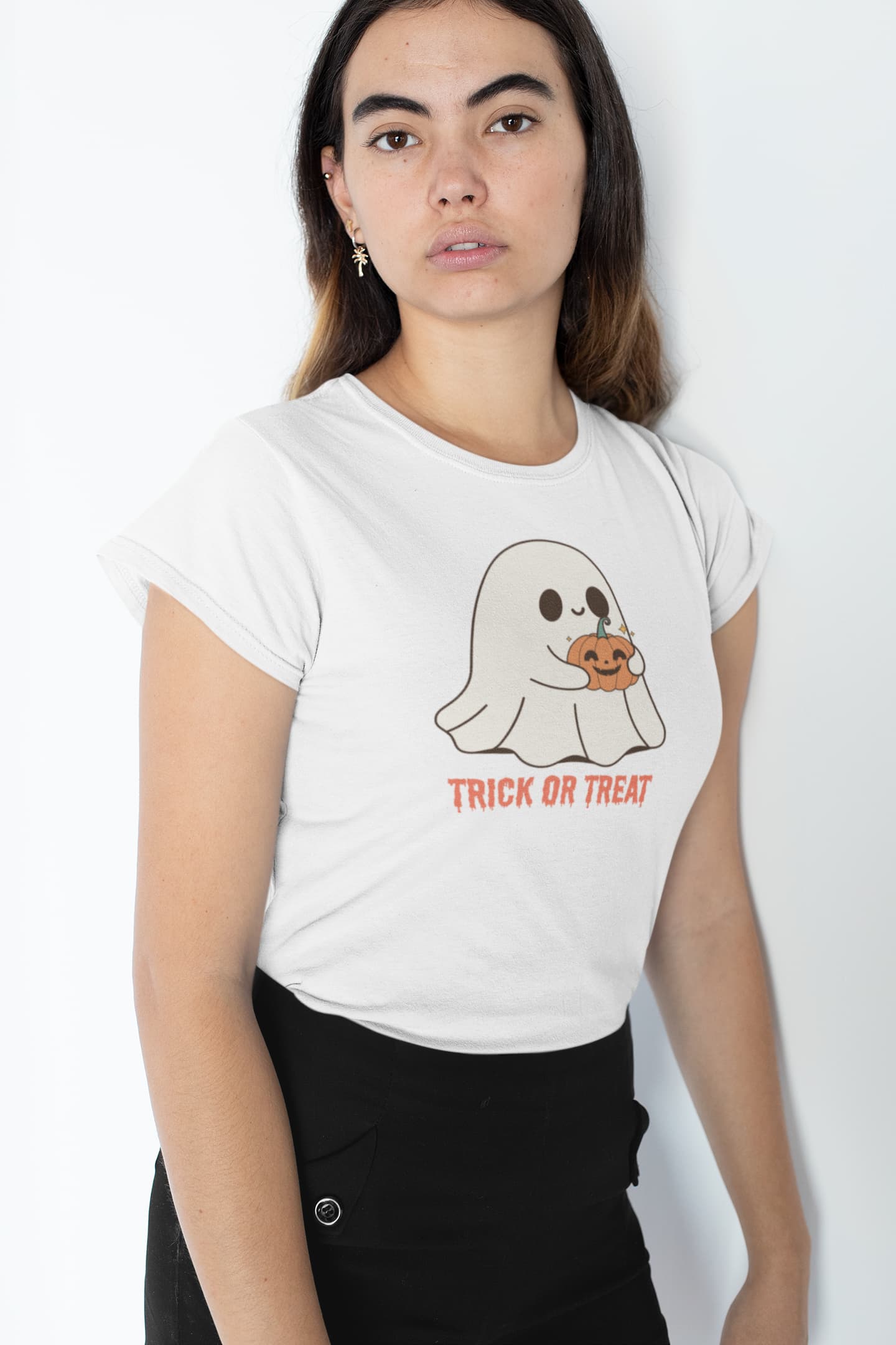 Cute Ghost Halloween Shirt for Women – Spooky Season Tee, Trick or Treat Party Top, Scary Cute Fall Graphic T-Shirt, Halloween Gift for Her